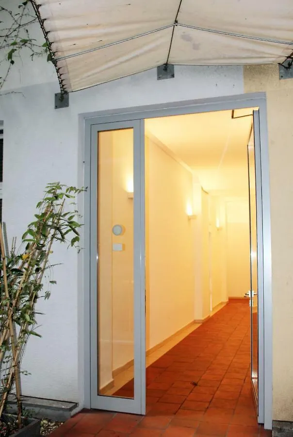 Central & Classic In Vienna Apartment